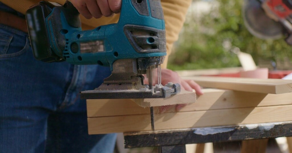 Ubodna testera seče letvu